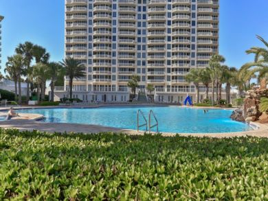 Destin Beachfront Condo with Pool and Sleeps 8 Guests