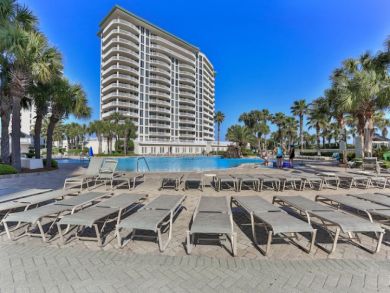 Destin Beachfront Condo with Pool and Sleeps 8 Guests