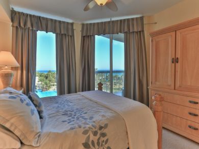Destin Beachfront Condo with Pool and Sleeps 8 Guests