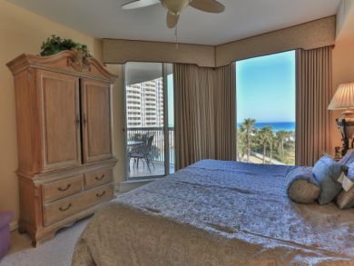 Destin Beachfront Condo with Pool and Sleeps 8 Guests