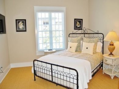 Bedroom 3 with queen bed Bedroom 3 with queen bed