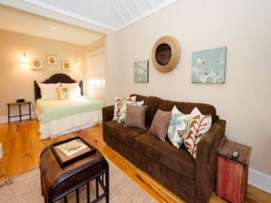 Bedroom 5 with queen bed