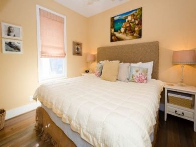 Bedroom 4 with queen bed