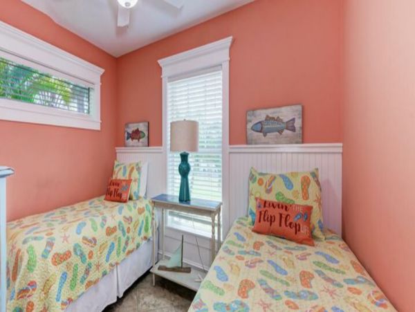 Anna Maria Island 3 Bedroom Home with a Tiki Pool