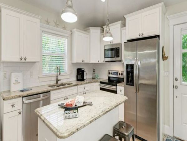 Anna Maria Island 3 Bedroom Home with a Tiki Pool