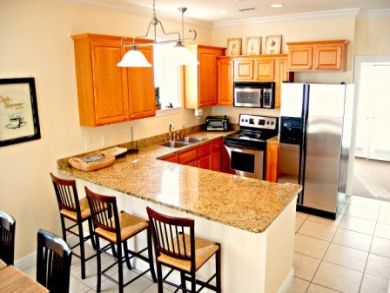 Kitchen with breakfast bar
