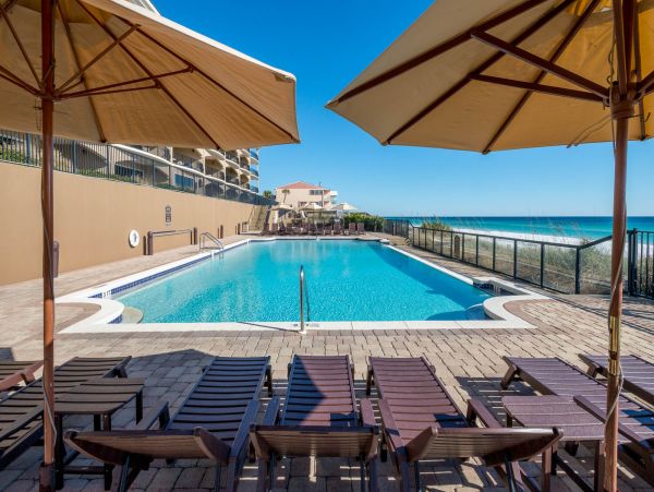 Destin Beachfront Vacation Rental - 4-Bedroom Gulf-Front Luxury Condo