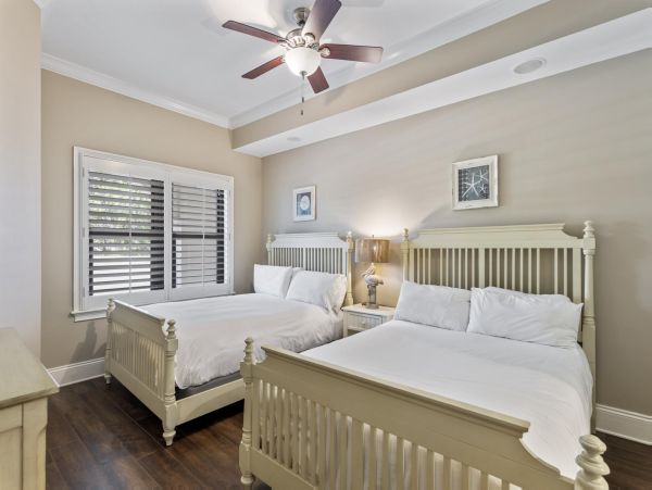 Destin Beachfront Vacation Rental - 4-Bedroom Gulf-Front Luxury Condo