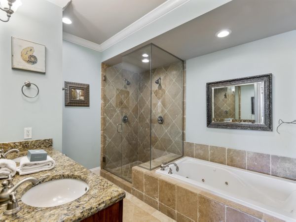 Destin Beachfront Vacation Rental - 4-Bedroom Gulf-Front Luxury Condo
