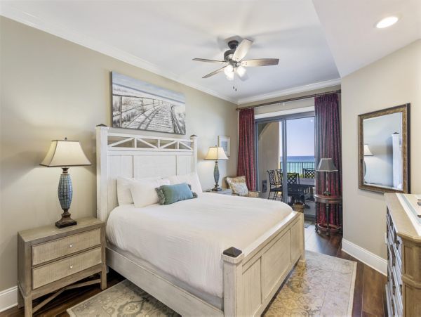Destin Beachfront Vacation Rental - 4-Bedroom Gulf-Front Luxury Condo