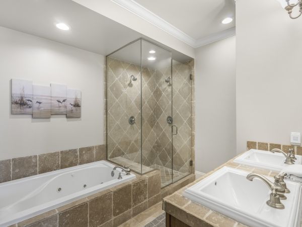 Destin Luxury Vacation Condo on Beach 4 Bedrooms