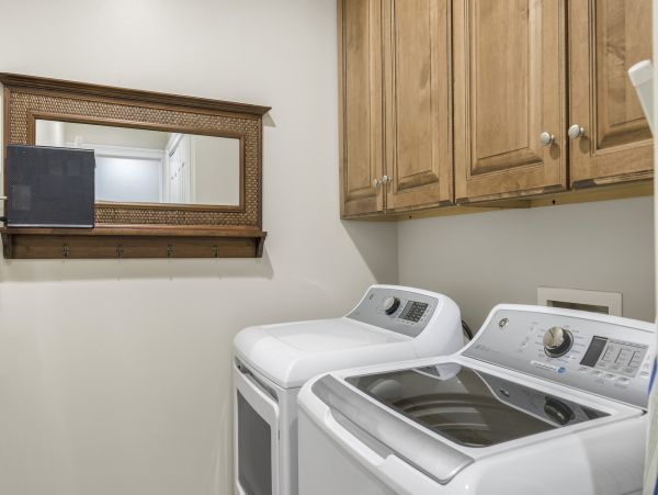 Destin Luxury Vacation Condo on Beach 4 Bedrooms
