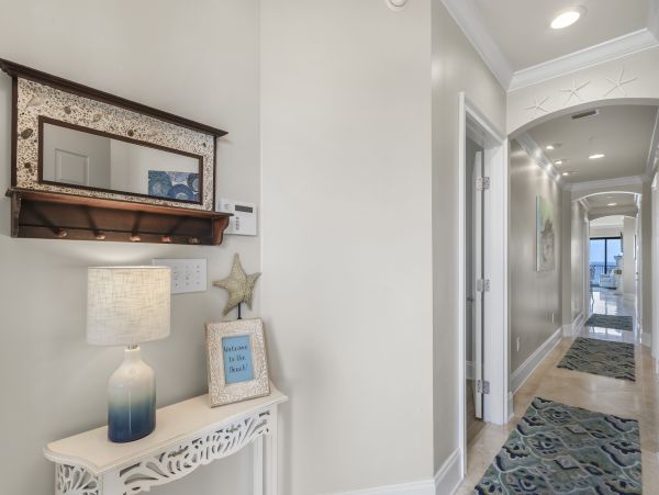 Destin Luxury Vacation Condo on Beach 4 Bedrooms