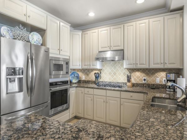 Destin Luxury Vacation Condo on Beach 4 Bedrooms