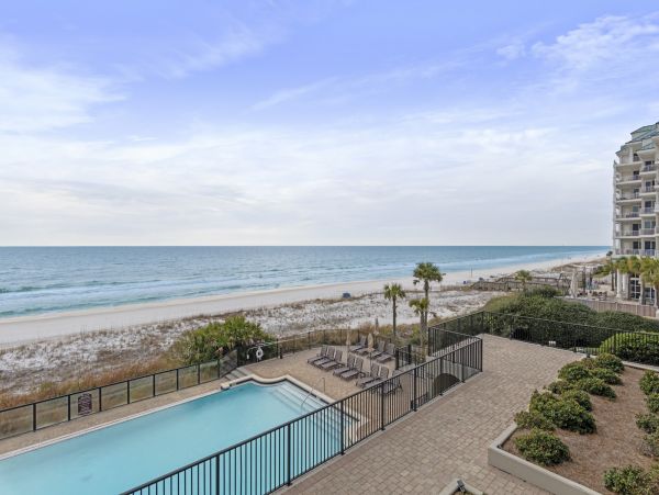 Luxury 4 Bedroom On Beach Vacation Rental in Destin