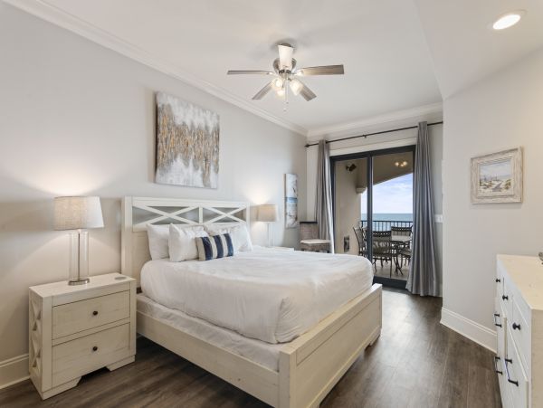 Luxury 4 Bedroom On Beach Vacation Rental in Destin