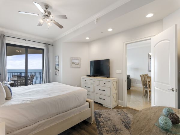 Luxury 4 Bedroom On Beach Vacation Rental in Destin