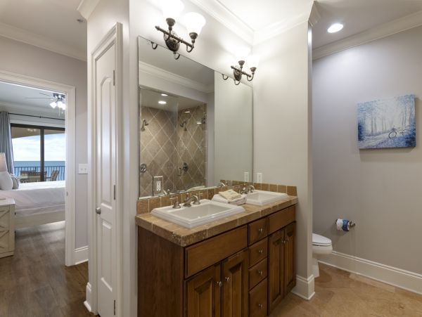 Luxury 4 Bedroom On Beach Vacation Rental in Destin