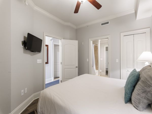 Luxury 4 Bedroom On Beach Vacation Rental in Destin