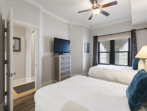Luxury 4 Bedroom On Beach Vacation Rental in Destin