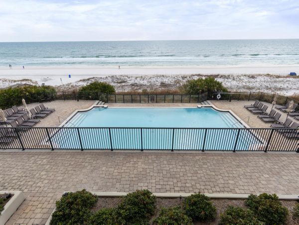 Luxury 4 Bedroom On Beach Vacation Rental in Destin