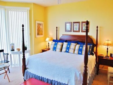 Master bedroom with king bed Master bedroom with king bed