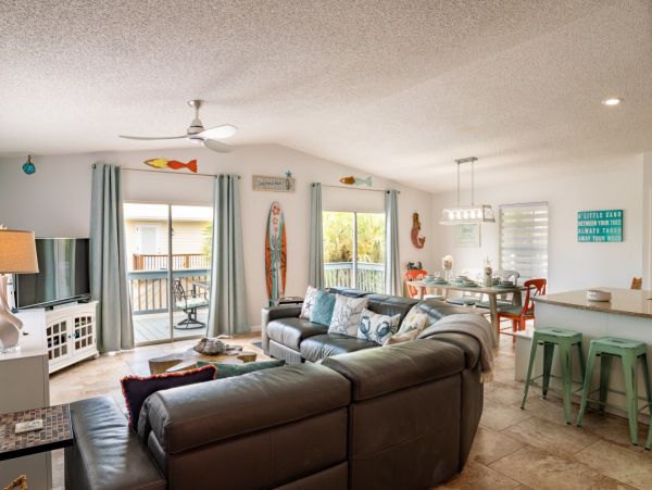 Anna Maria Island 3 Bedroom Vacation Pool Home Sleeps 6