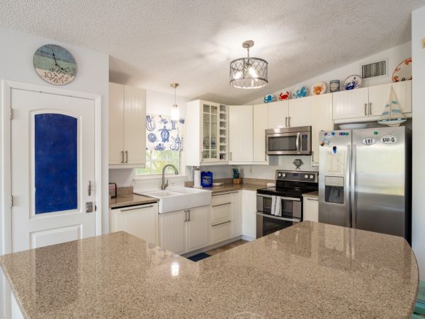Anna Maria Island 3 Bedroom Vacation Pool Home Sleeps 6