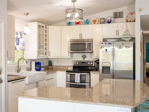 Anna Maria Island 3 Bedroom Vacation Pool Home Sleeps 6