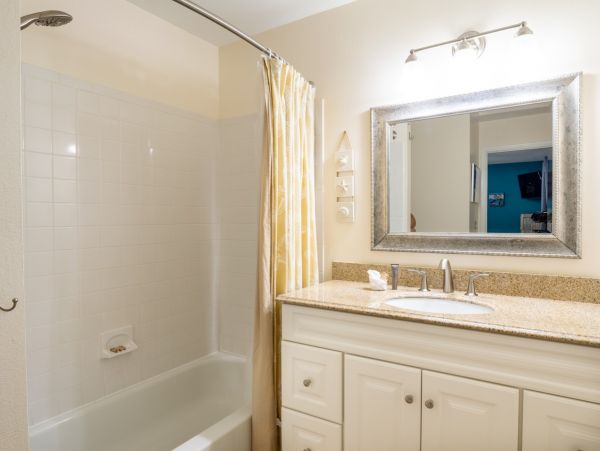 Anna Maria Island 3 Bedroom Vacation Pool Home Sleeps 6