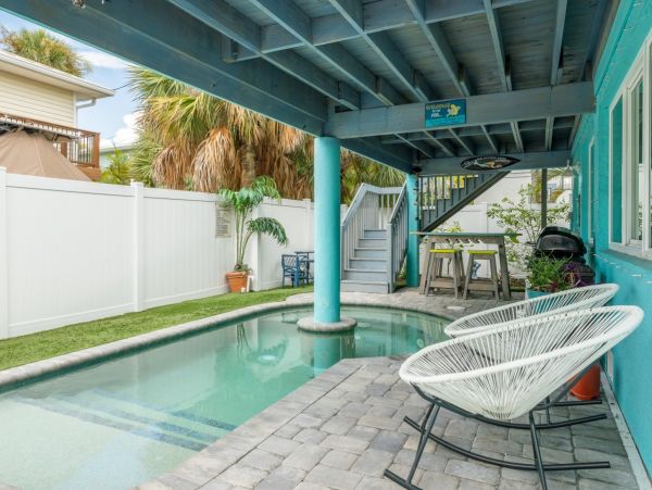 Anna Maria Island 3 Bedroom Vacation Pool Home Sleeps 6