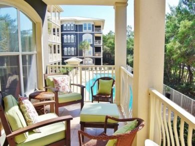 Seagrove Beach, Florida rental condo with swimming pool view Seagrove Beach, Florida rental condo with swimming pool view