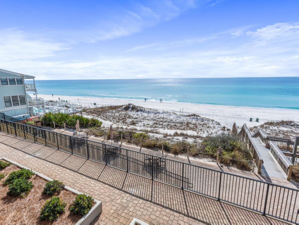 Four Bedroom Beachfront Condo Sleeps 10