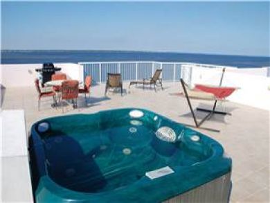 Private rooftop deck with hot tub & BBQ grll Private rooftop deck with hot tub & BBQ grll