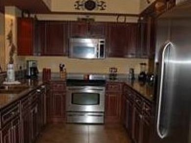 Fully equipped kitchen with stainless steel appliances Fully equipped kitchen with stainless steel appliances