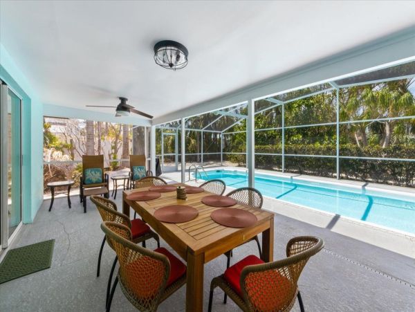 Tropical Retreat in Holmes Beach 3-Bedroom Vacation Home Canal View