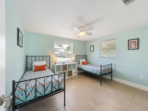 Tropical Retreat in Holmes Beach 3-Bedroom Vacation Home Canal View
