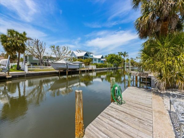 Tropical Retreat in Holmes Beach 3-Bedroom Vacation Home Canal View