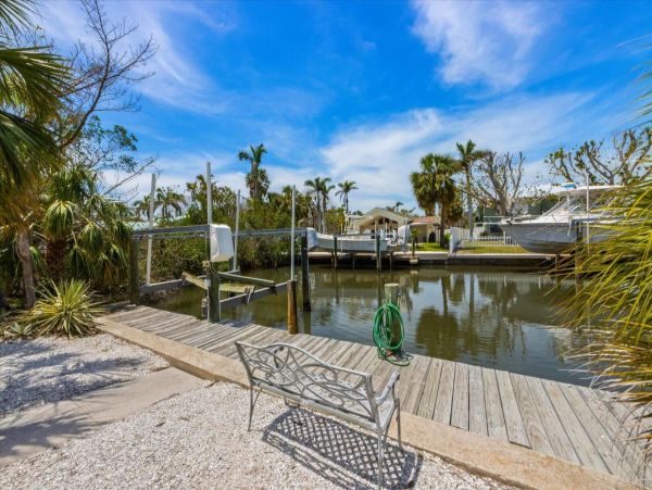Tropical Retreat in Holmes Beach 3-Bedroom Vacation Home Canal View