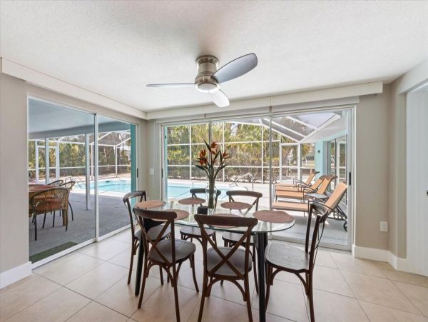 Tropical Retreat in Holmes Beach 3-Bedroom Vacation Home Canal View
