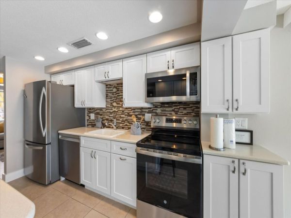 Tropical Retreat in Holmes Beach 3-Bedroom Vacation Home Canal View