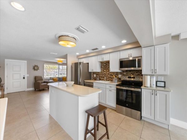 Tropical Retreat in Holmes Beach 3-Bedroom Vacation Home Canal View