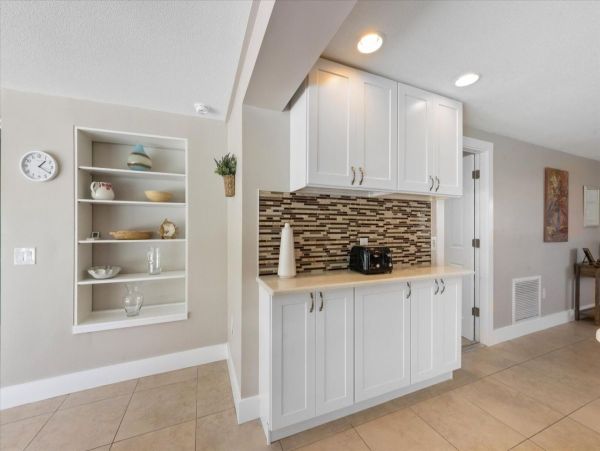 Tropical Retreat in Holmes Beach 3-Bedroom Vacation Home Canal View