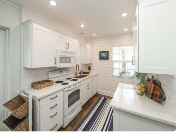Anna Maria Two Bedroom Vacation Home Short Walk To Beach