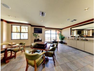 Destin Vacation Condo Sleeps Eight Guests.