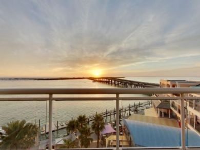 Destin Vacation Condo Sleeps Ten Guests