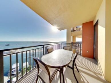 Destin Vacation Condo Sleeps Ten Guests