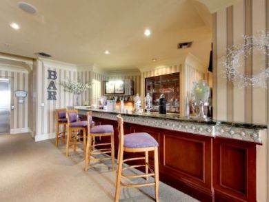 Luxury Destin Vacation Condo Sleeps Eight Guests.