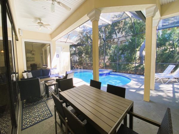 Four Bedroom Destin Rental with Pools