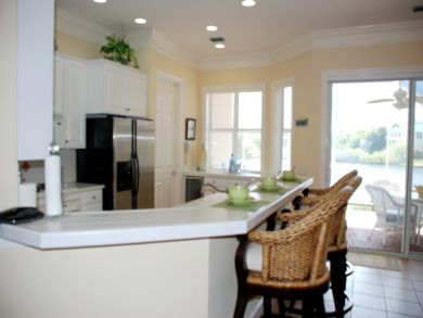 Kitchen with breakfast bar